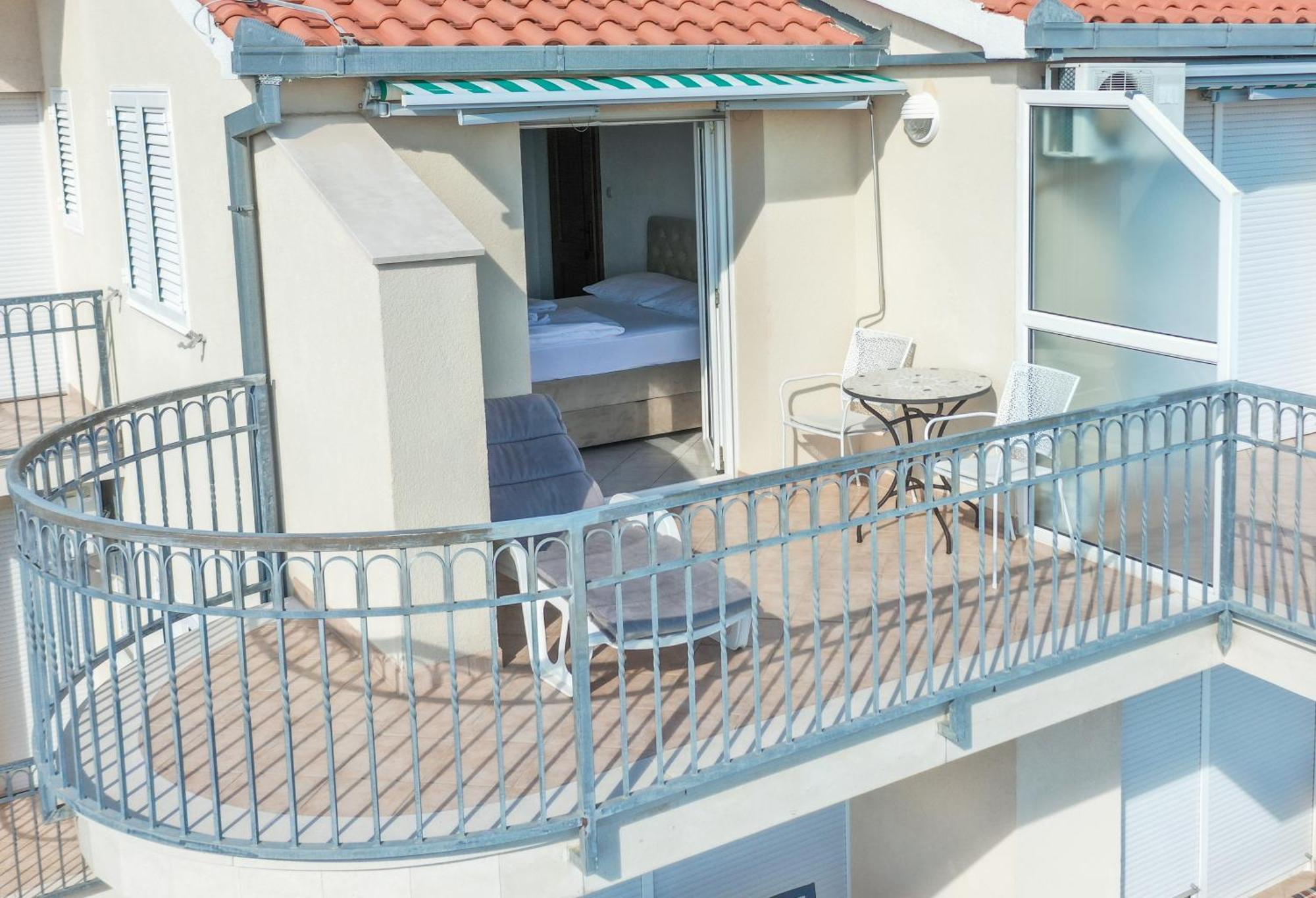Apartments More Трогир Стая снимка